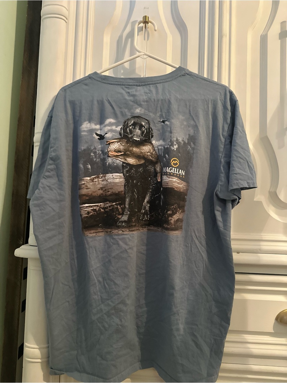 Magellan Outdoors Blue Short Sleeve T-Shirt with Retriever Graphic Like New XL